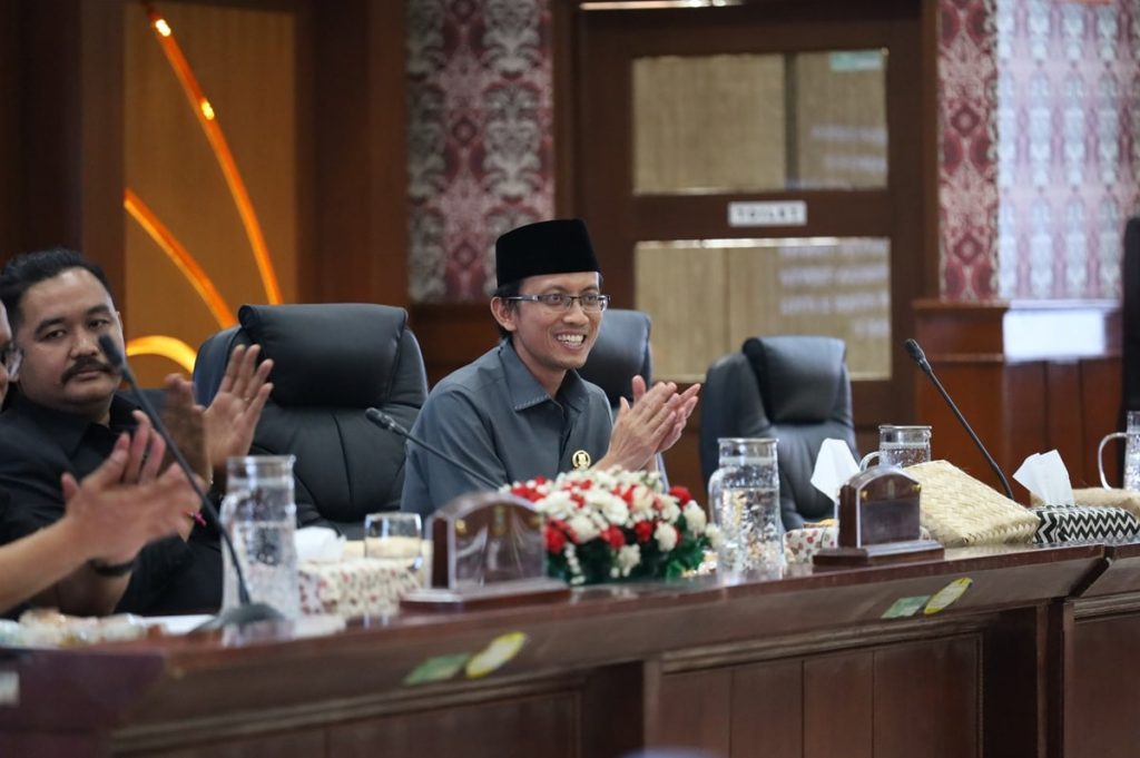 Arief Wibowo Paripurna DPRD Kota Tangerang Perkuat Tata Kelola dan Masa Depan Industri 2025–2045