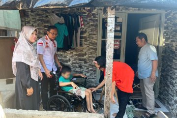 Kursi Roda untuk Almuhi, Anak Berusia 10 Tahun Penyandang Disabilitas di Kota Tangerang - Arief Wibowo Dewan Pilihan Tangerang