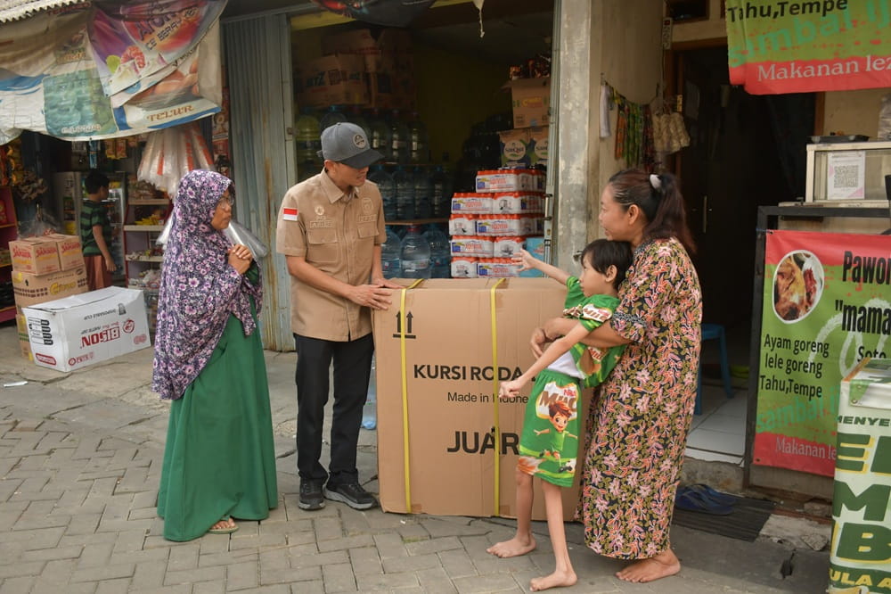 Arief Wibowo Advokasi Bantuan Kursi Roda, Dorong Kota Tangerang Semakin Inklusif bagi Penyandang Disabilitas 3 - Arief Wibowo Dewan Tangerang