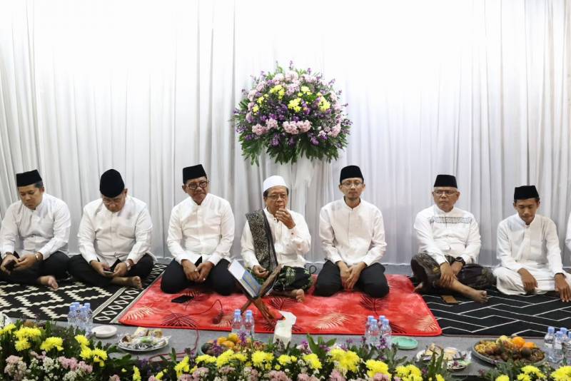Arief Wibowo Bersama Ribuan Warga Hadiri Tahlilan 7 Hari Wafatnya Ketua DPRD Kota Tangerang Rusdi 4 - Arief Wibowo DPRD Kota Tangerang