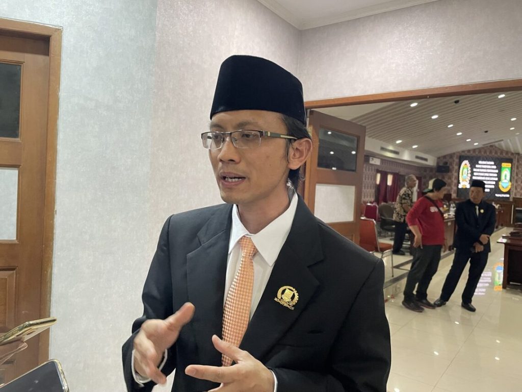 Arief Wibowo, DPRD Kota Tangerang Soroti Tunggakan Rp 43 Juta Perbaikan Bentor Kecamatan - Arief Wibowo Dewan Tangerang