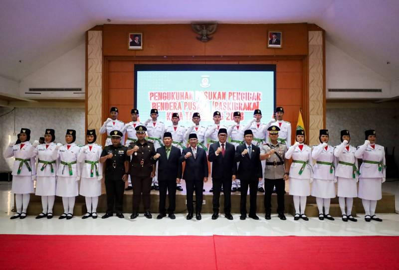 50 Paskibraka Kota Tangerang Dikukuhkan Arief Wibowo 2 - Dewan Tangerang