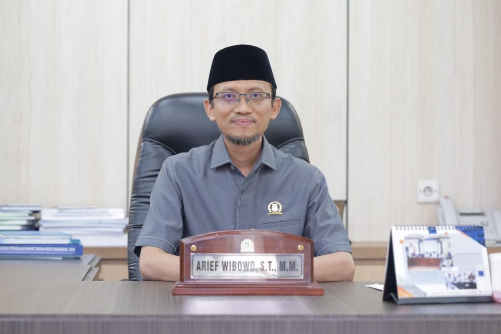Arief Wibowo Dorong Perlindungan Kesehatan Pekerja dari Paparan Abu Vulkanis - Arief Wibowo Dewan Kota Tangerang